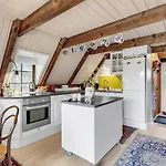 Dom wakacyjny Lovely In With Kitchen Romo