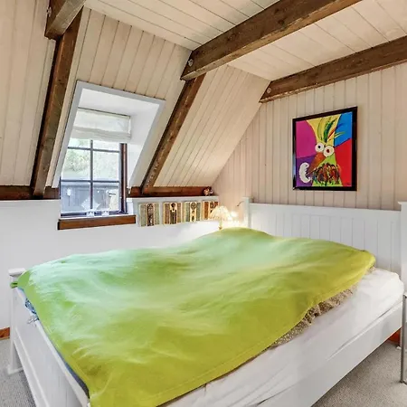 Lovely In Romo With Kitchen