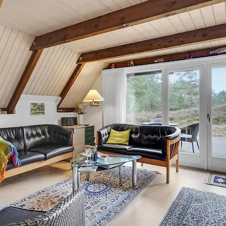 Semesterbostad Lovely In Romo With Kitchen